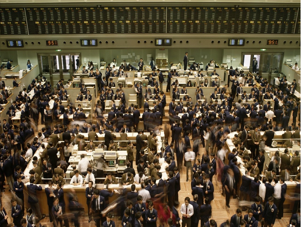 德固特： 董事会关于本次交易符合《创业板上市公司持续监管办法（试行）》第十八条、第二十一条以及《深圳证券交易所上市公司重大资产重组审核规则》第八条规定的说明内容摘要