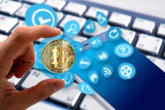 贝莱德囤积3%比特币震惊币圈最新XBIT破解散户中心化困局